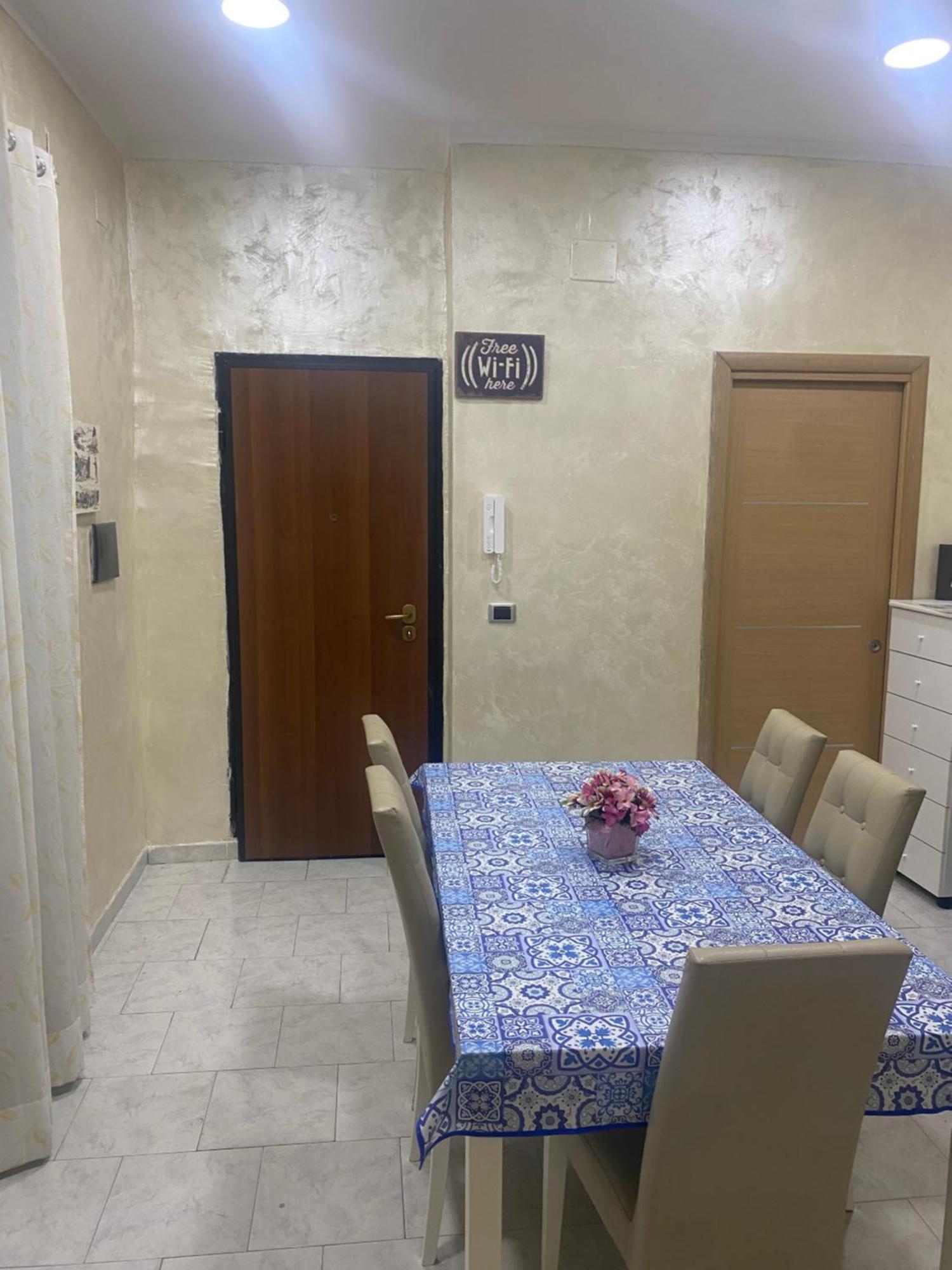 La Casa Di Vera Napoli Exterior foto