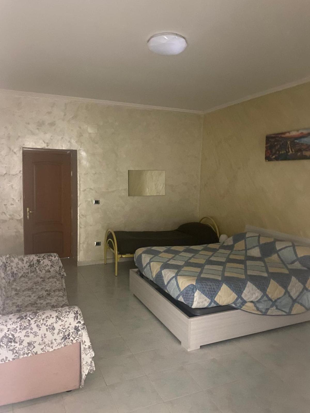 La Casa Di Vera Napoli Exterior foto